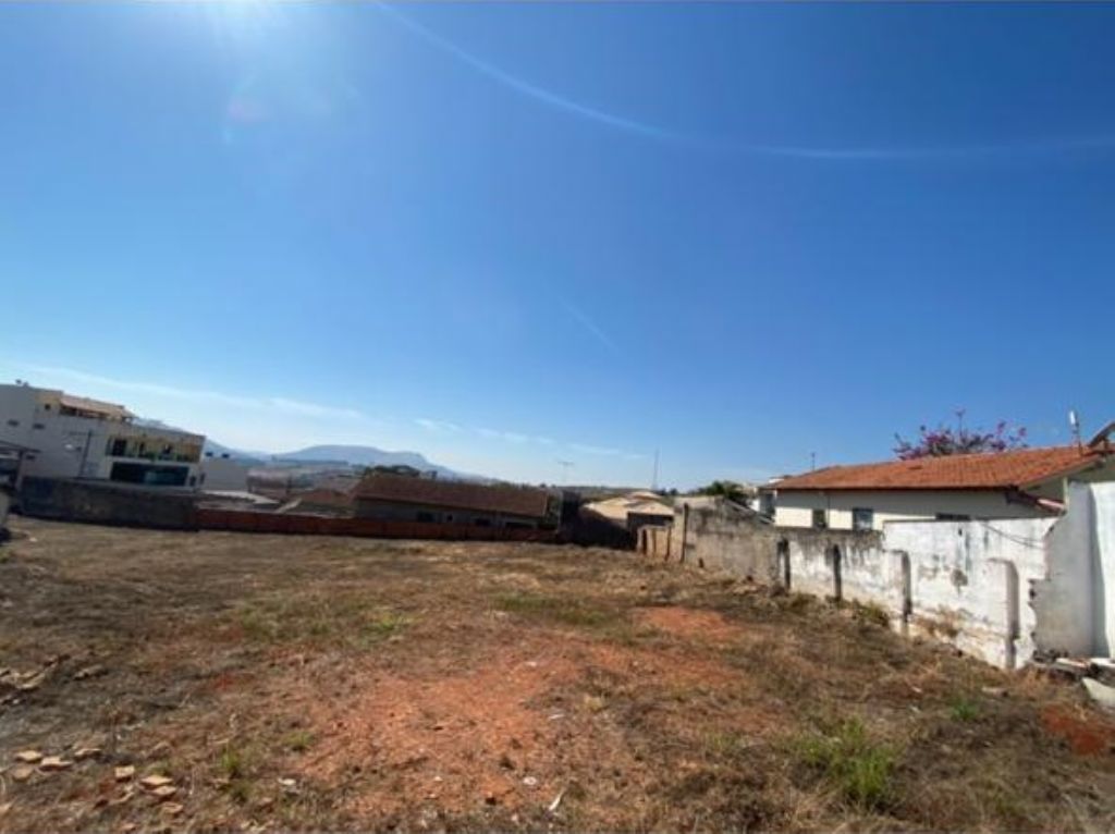 Imobiliária Freitas Neto em Alfenas - Rua Alípio Faria Pereira/Rua Tiradentes,  - CENTRO