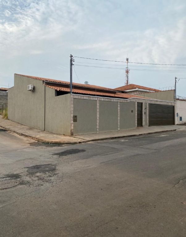 Imobiliária Freitas Neto em Alfenas - Rua Tiradentes , 3402 - JARDIM SAO CARLOS