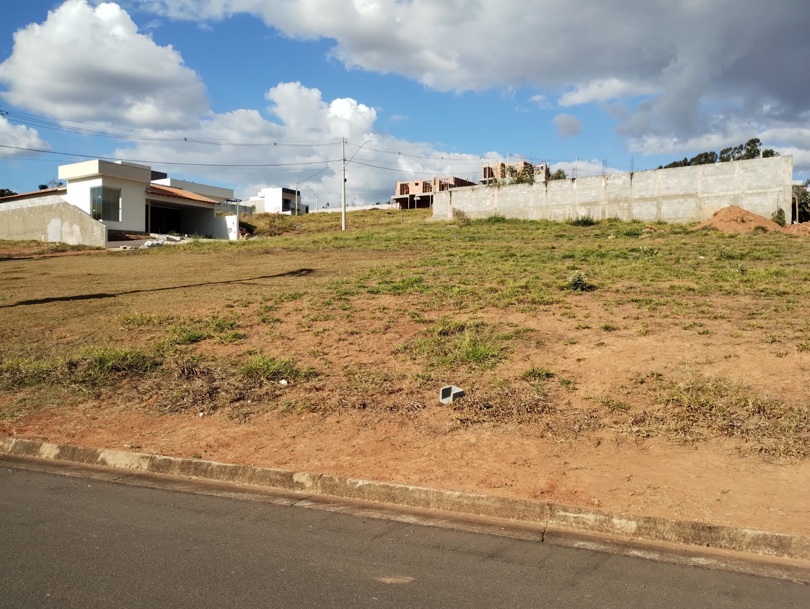 Imobiliária Freitas Neto em Alfenas - Rua Buenos Aires,  - CIDADE JARDIM