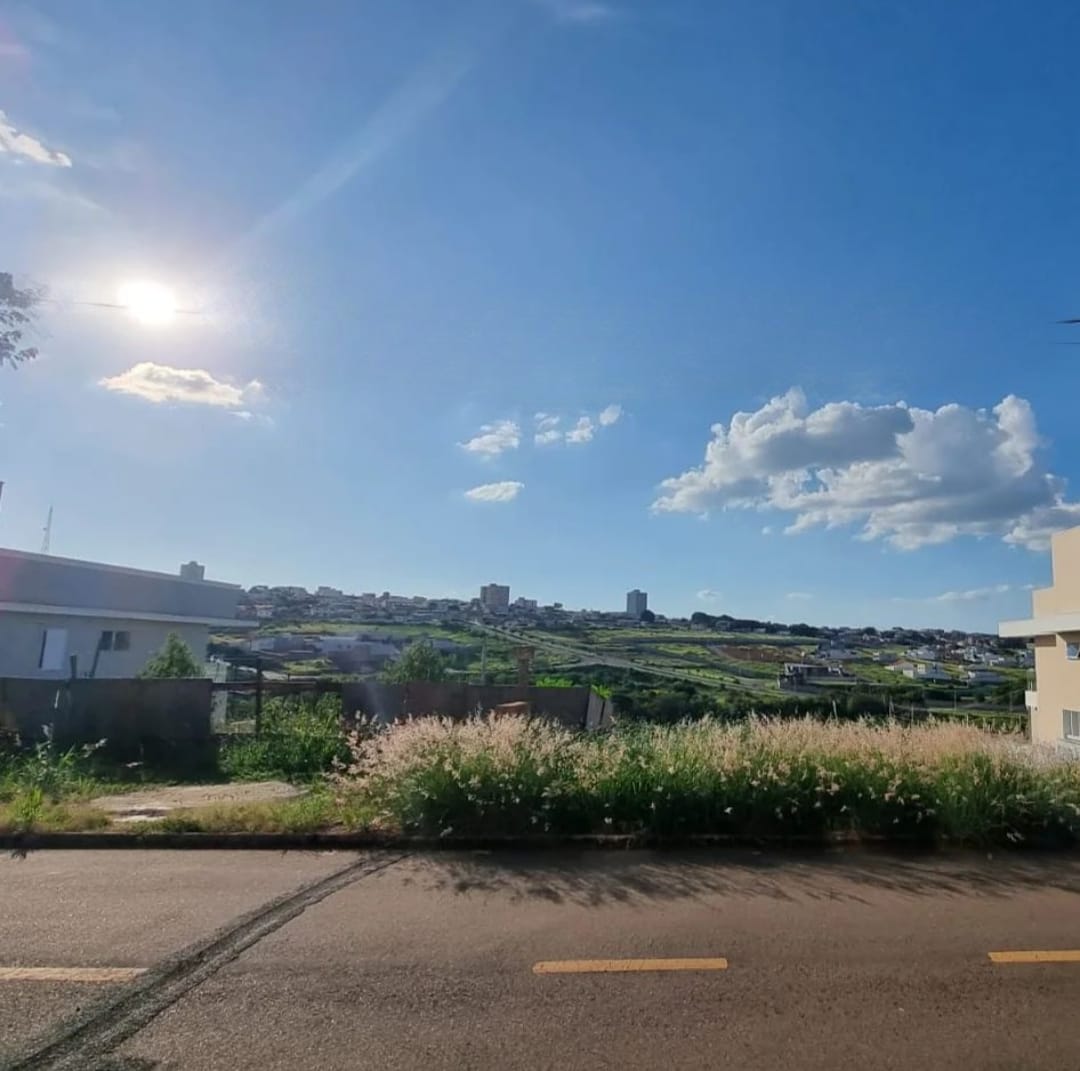 Imobiliária Freitas Neto em Alfenas - Rua Bem Te Vi,  - RESIDENCIAL FLORESTA